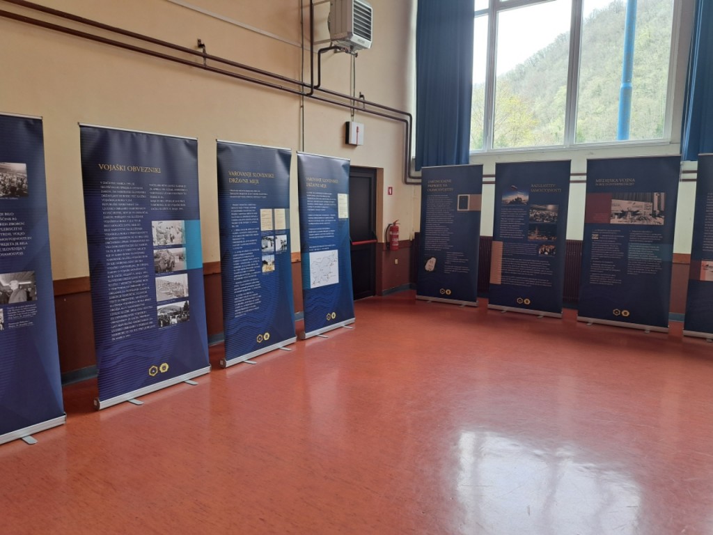 Dolenja Trebuša - postavitev razstave