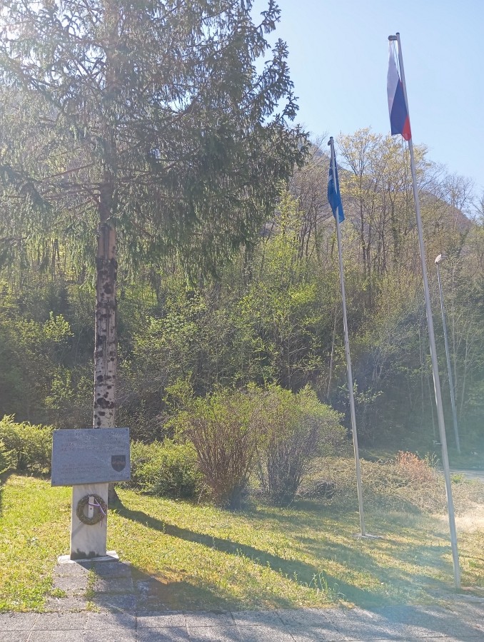 Vzdrževanje spominskega obeležja na Robiču