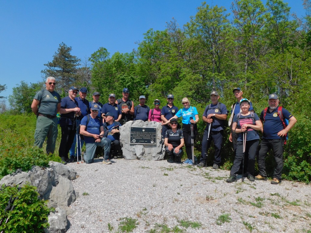 Pohod ob obeležjih osamosvojitvene vojne na Krasu