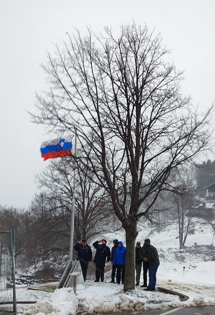 Dvig zastav tudi Ajdovskem